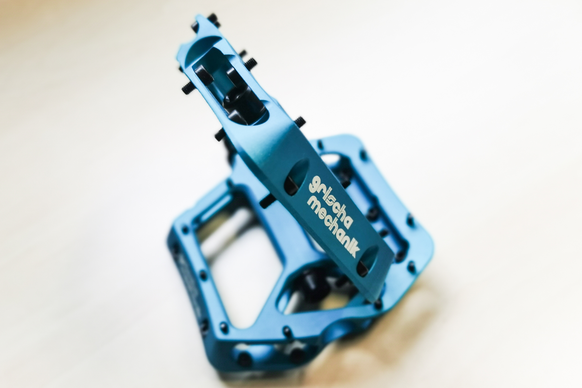 Bike-Pedale-mit-personalisierter-Gravur_Grischa-Mechanik-lasergravur_12